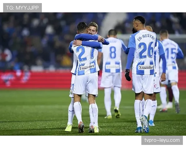 上海海港“平克组合”再创佳绩，状态回暖激活球队进攻火力