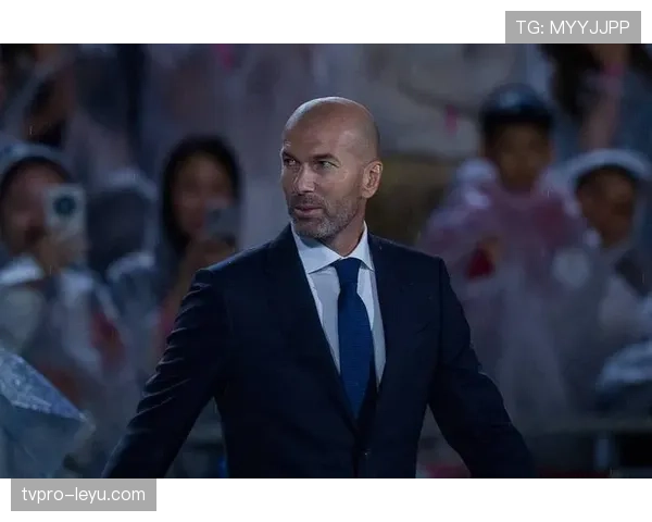 齐达内执教风格解析：战术重塑与球员信心重建成关键亮点