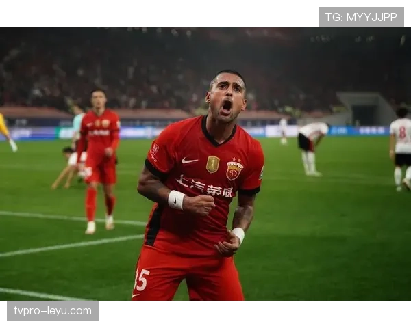 阿尔卡塞尔球队团结精神持续提升，助力球队迈向新高峰