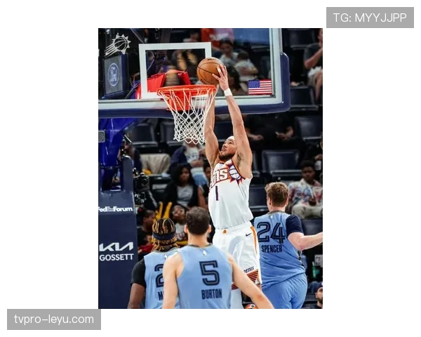 布克单打得分效率提升显著 打破与加里纳利的无球差距